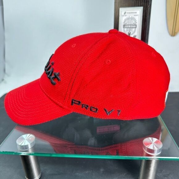 TITLEIST® – PRO V1 — FJ — FITTED CAP - Picture 6 of 7